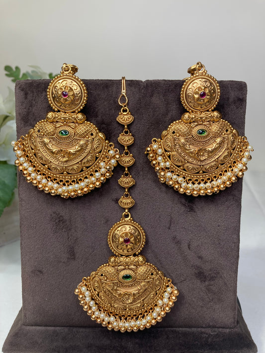 1 GM Gold earrings with tikka