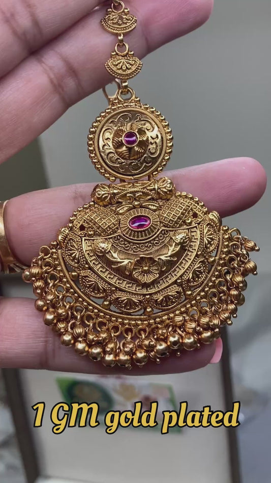 1 GM gold plated earrings with tikka